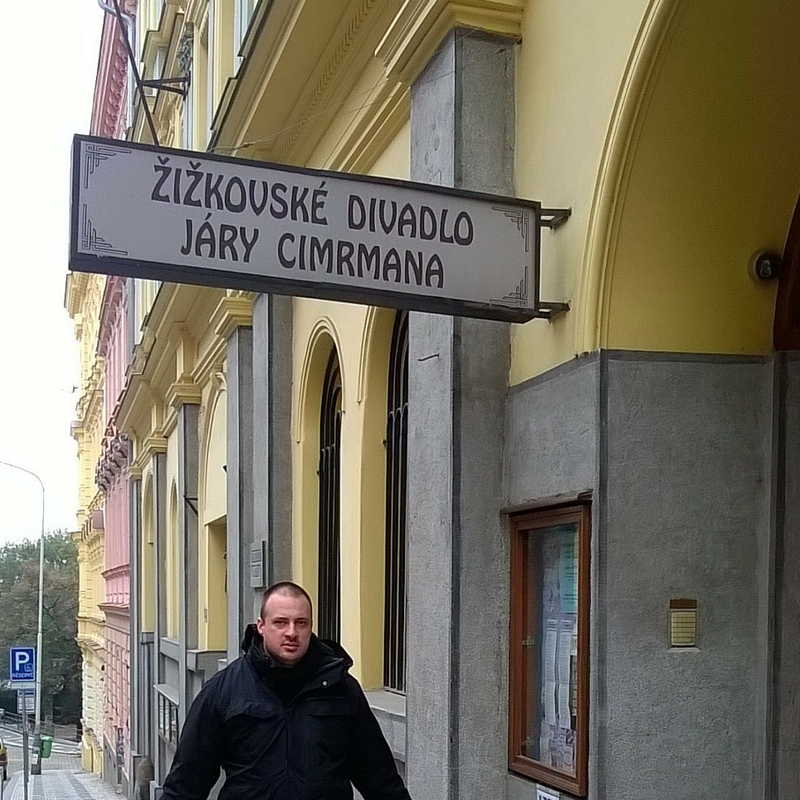 divadlo2